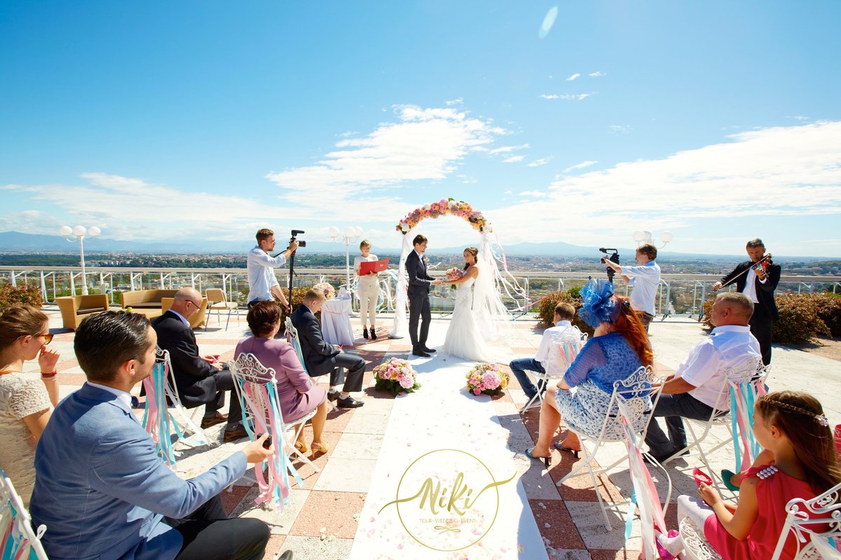 Wedding Arch in Rome